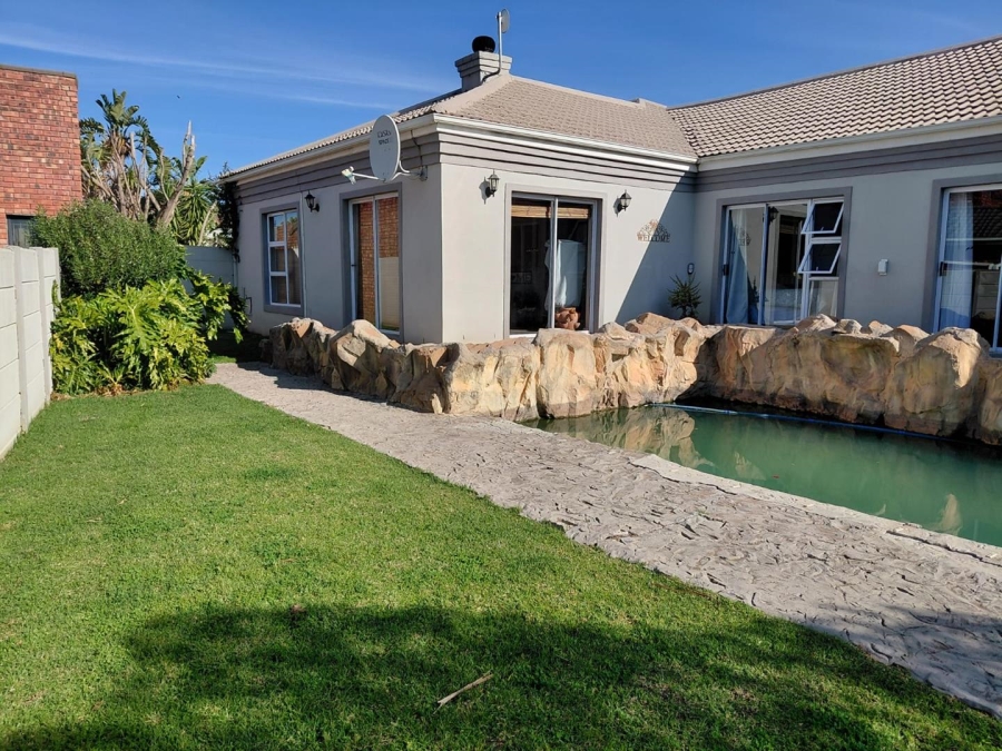 To Let 4 Bedroom Property for Rent in Durbanville Western Cape